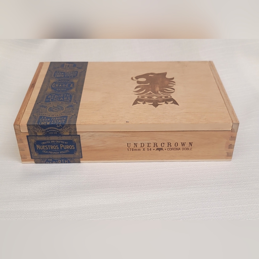 Undercrown Corona Doble Wooden Cigar Box